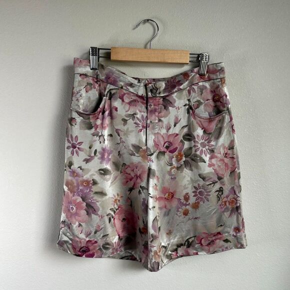 Women's Silver Metallic Tab Closure Loose Fit Dressy Floral Shorts Size M - Picture 1 of 4